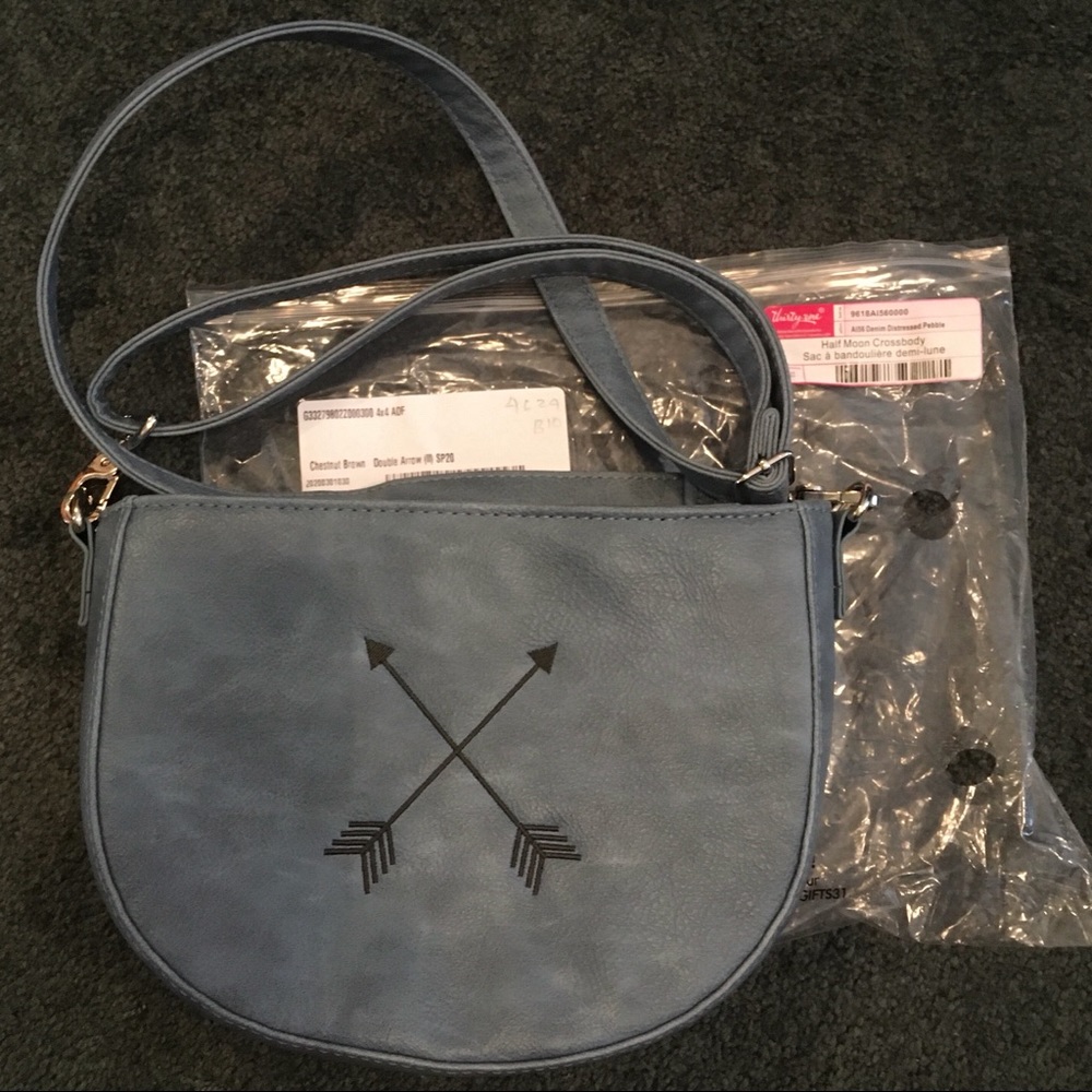 Thirty-one half moon crossbody, denim